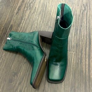 **LIKE NEW** Forest green square toe L’intervalle ankle boots
